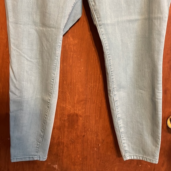 Torrid Women’s Plus Size Jeans - Picture 4 of 5